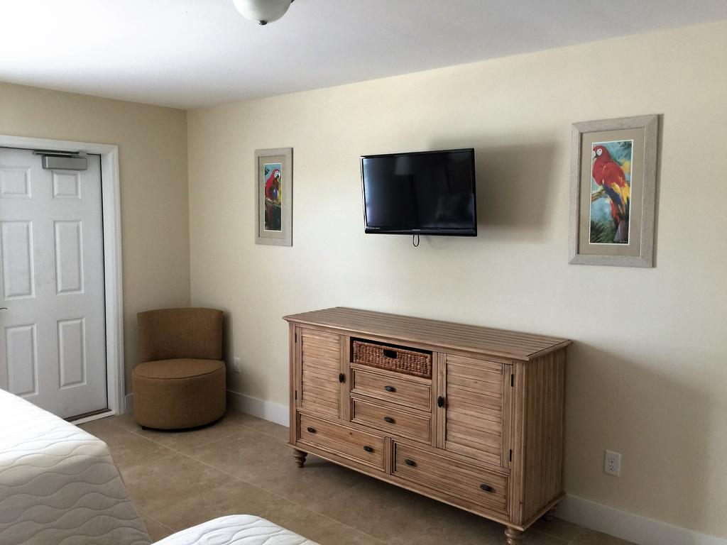 Bonefish Bay Motel 2*